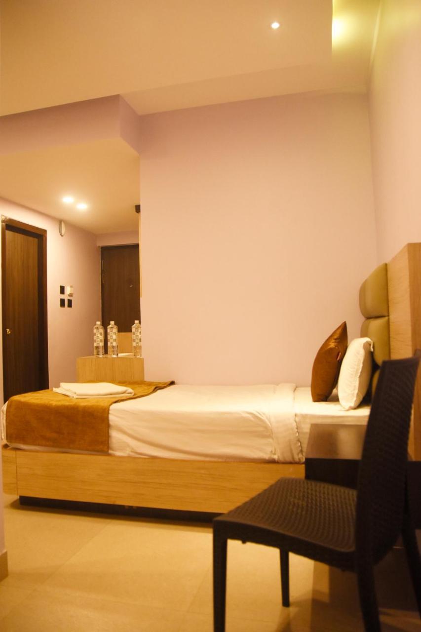 Hotel Om International Гокарна Экстерьер фото
