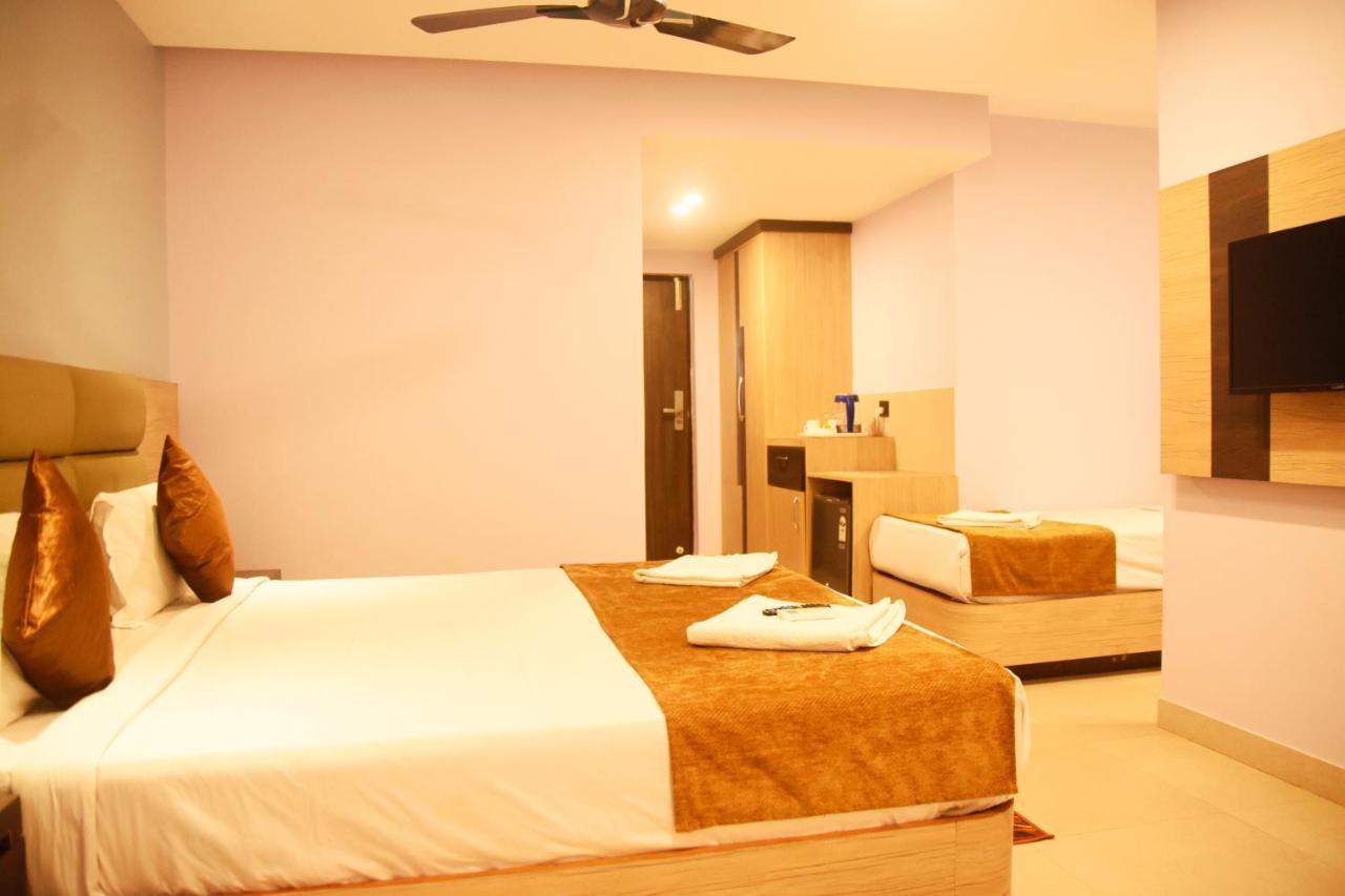 Hotel Om International Гокарна Экстерьер фото